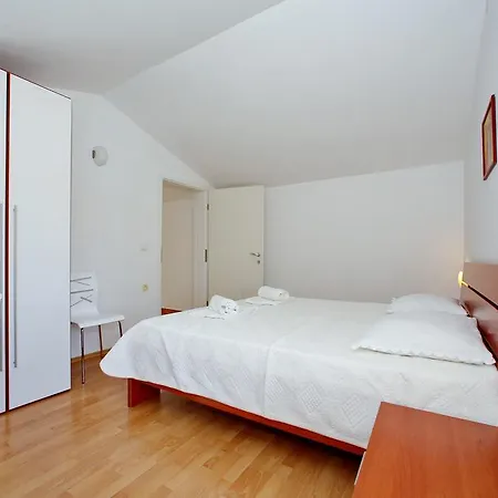 Andreja Apartment Pag Town